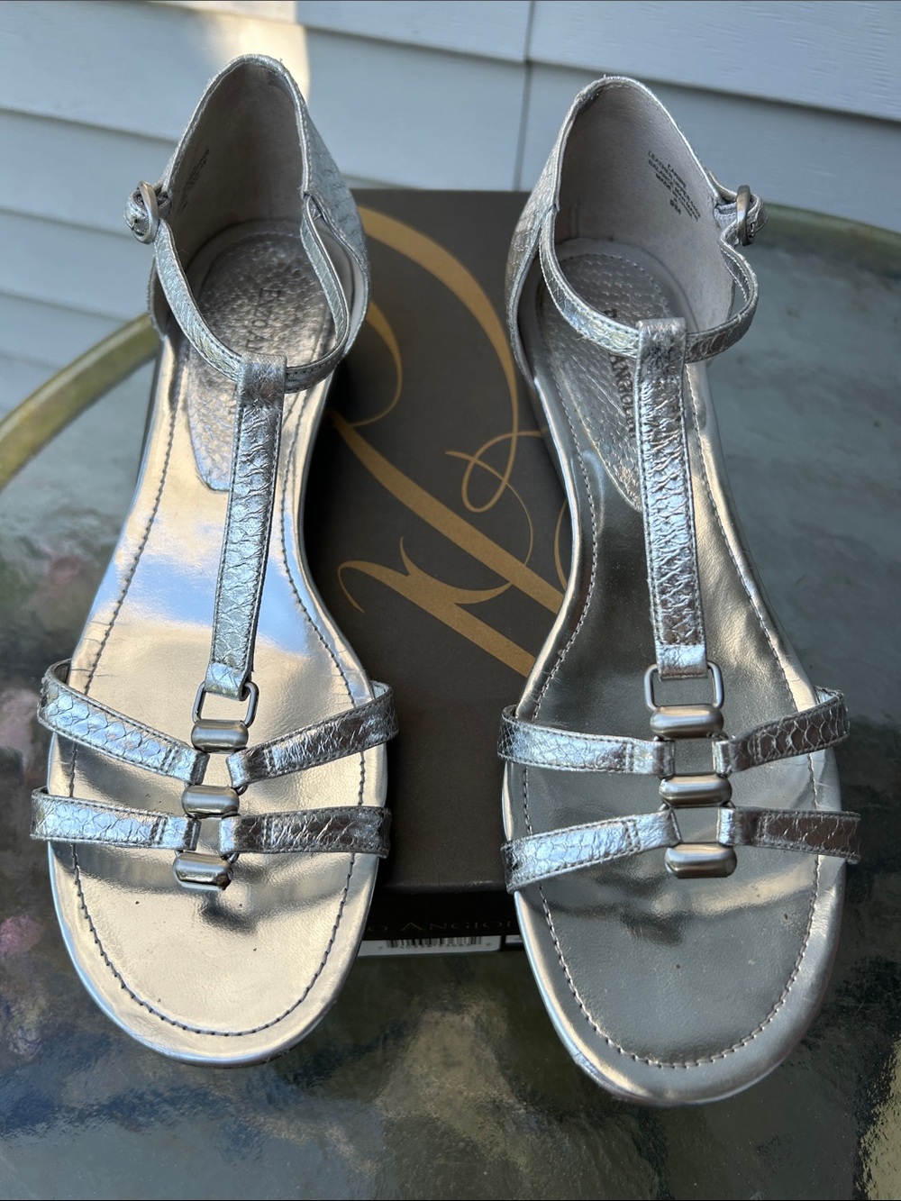 Silver T-Strap Women's Sandals Enzo Angiolini Size 9